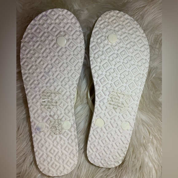 TORY BURCH Geometric Print Flip Flops- Size 7 NEW - Picture 2 of 3